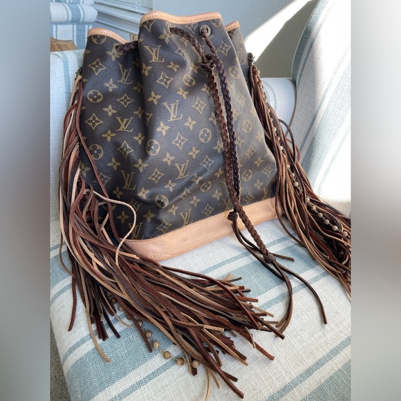 Louis Vuitton - Picture 1 of 7